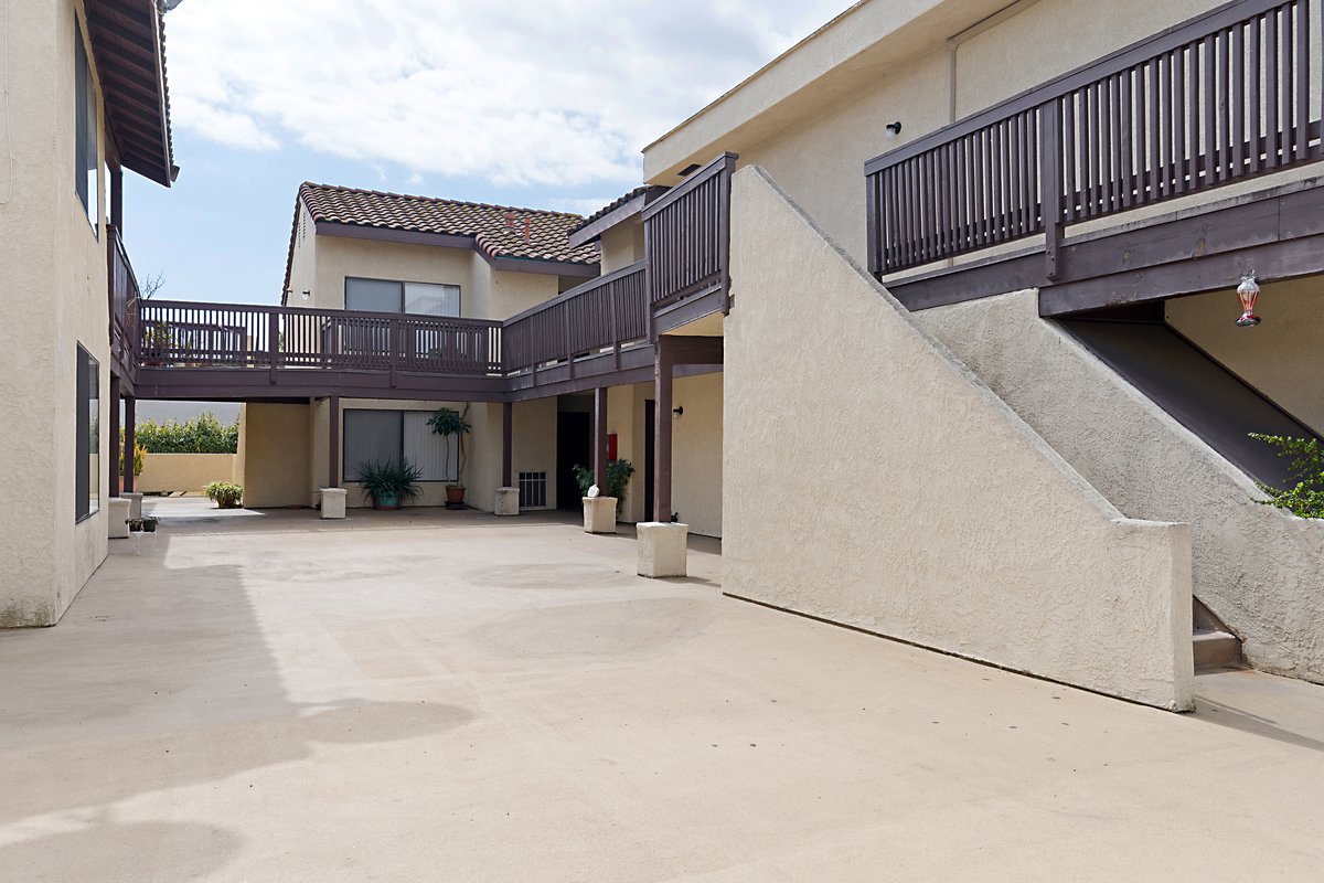 Savanna Villa Apartment Homes Property Details