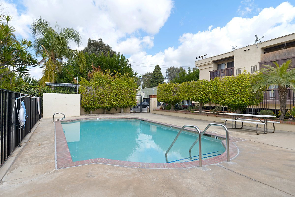 Savanna Villa Apartment Homes Property Details