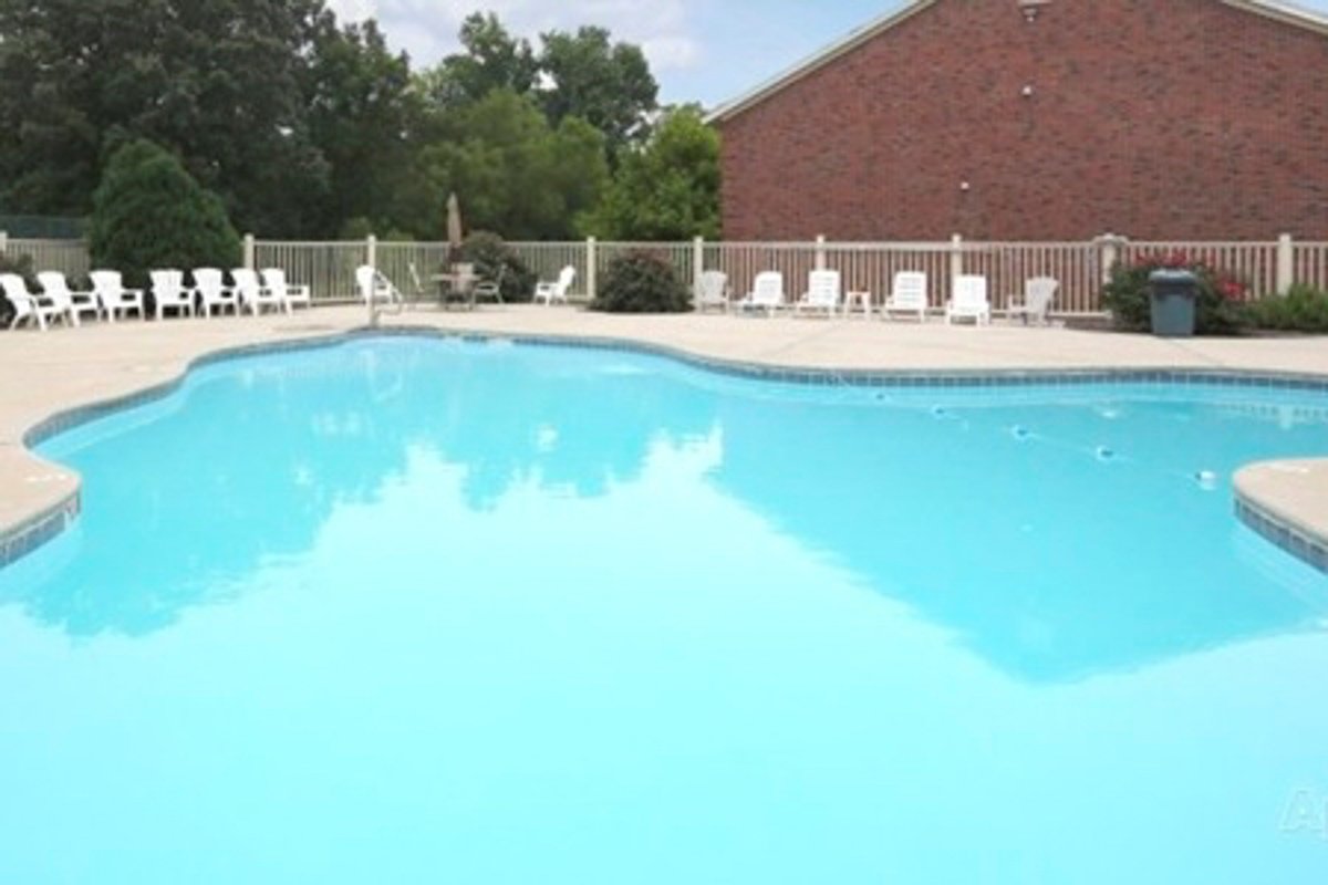 Alpine Village Apartments HensleyThompson Properties, Florence, AL