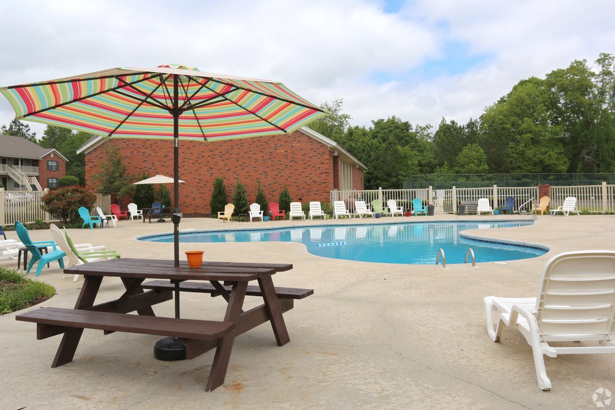 Alpine Village Apartments HensleyThompson Properties, Florence, AL