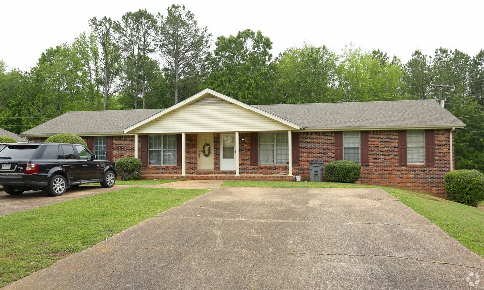 Cambridge Arms HensleyThompson Properties, Florence, AL