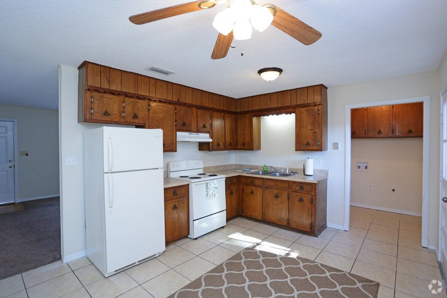 Cypress Garden HensleyThompson Properties, Florence, AL