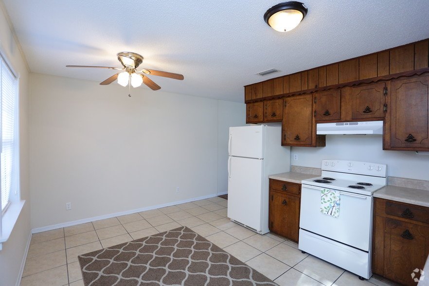 Cypress Garden HensleyThompson Properties, Florence, AL