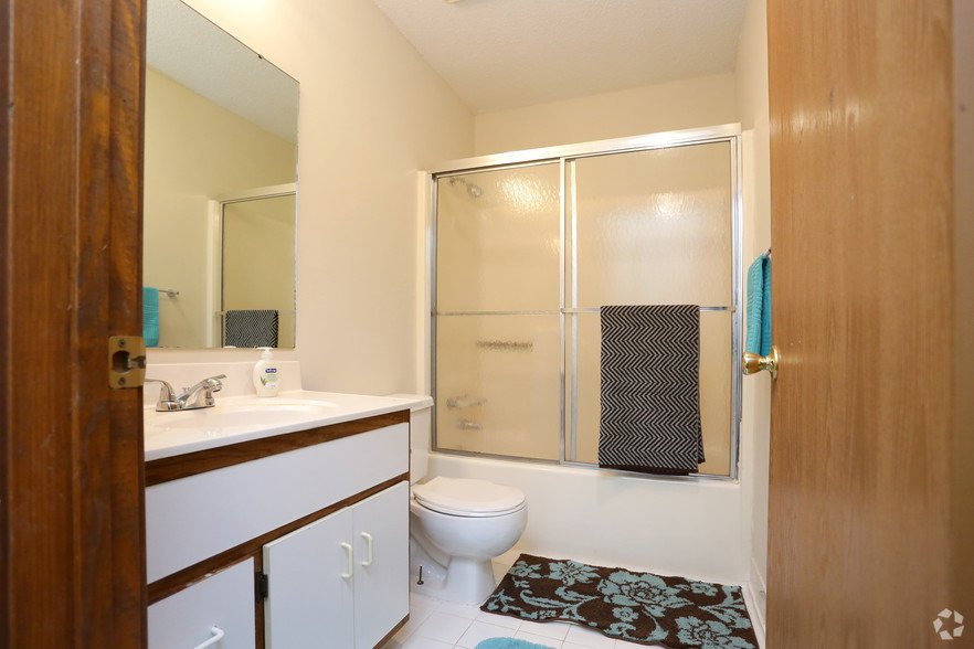 Hensley Square HensleyThompson Properties, Florence, AL