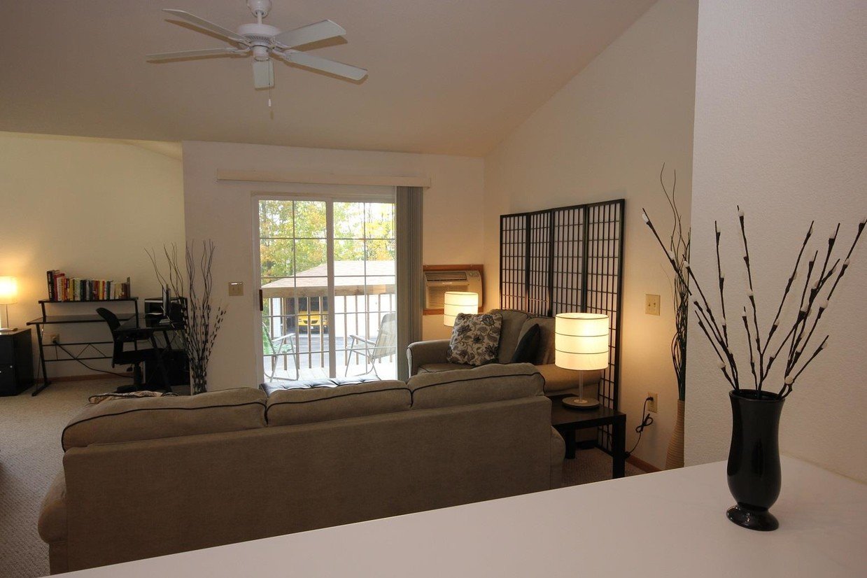 Forest Creek Apartments Manitowoc, Wisconsin Apartments