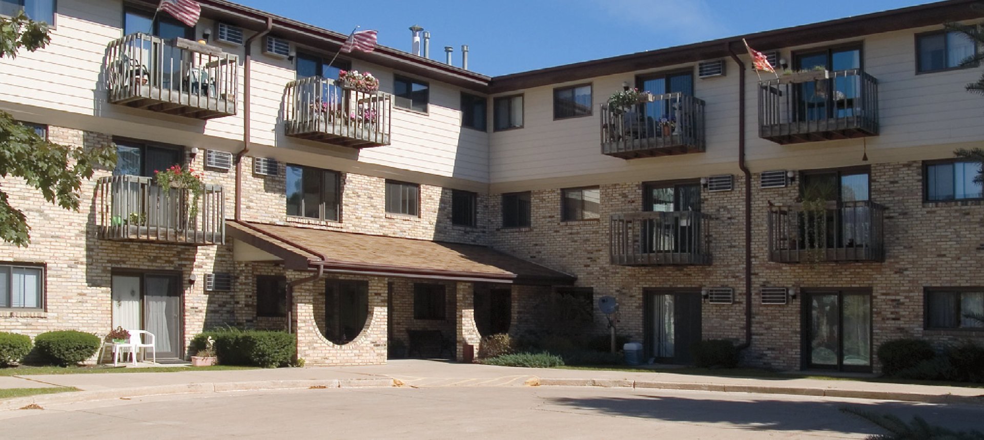 Washington Park Apartments Downtown Apartments in Manitowoc, WI