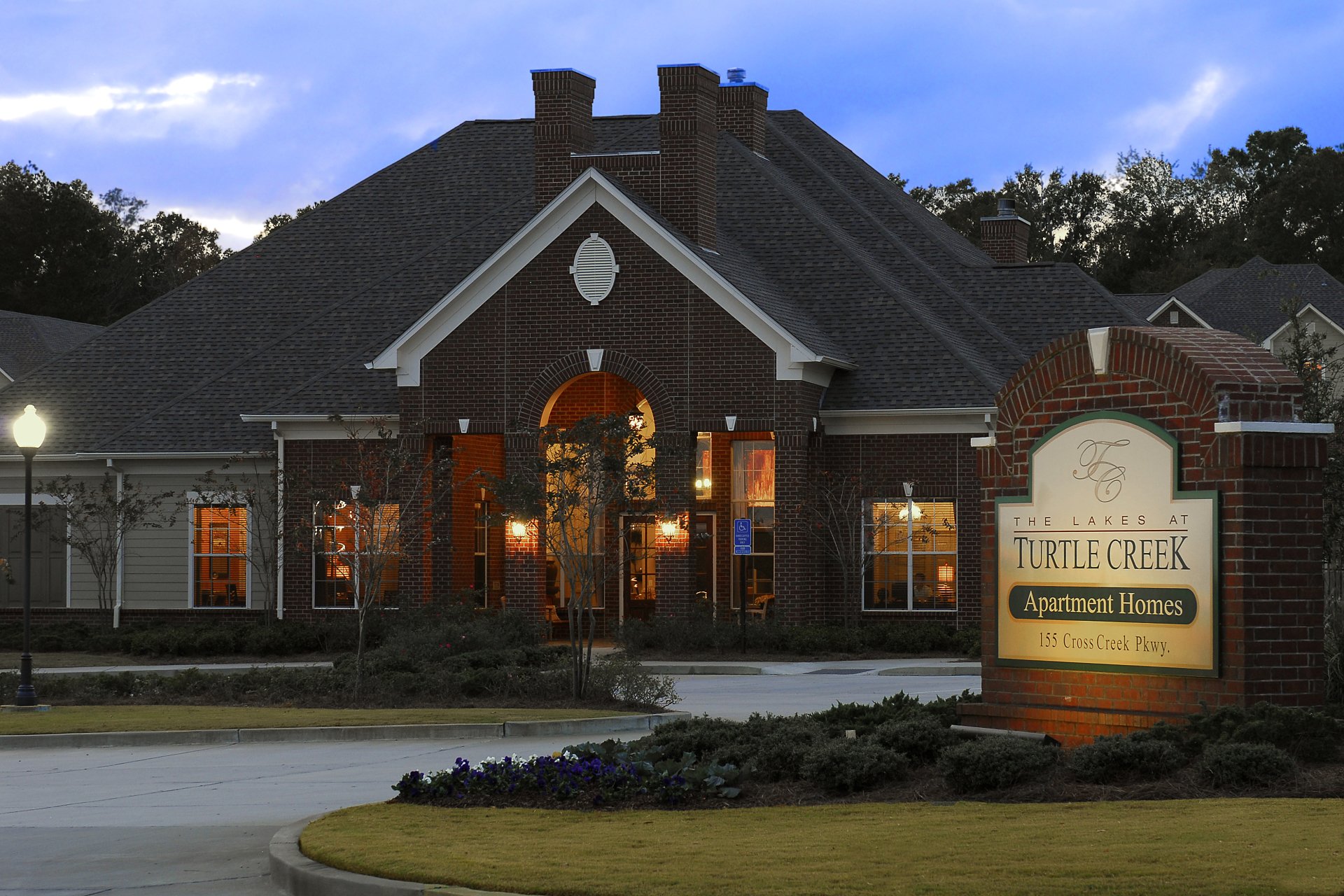 The Lakes at Turtle Creek Apartment Homes For Rent in Hattiesburg MS