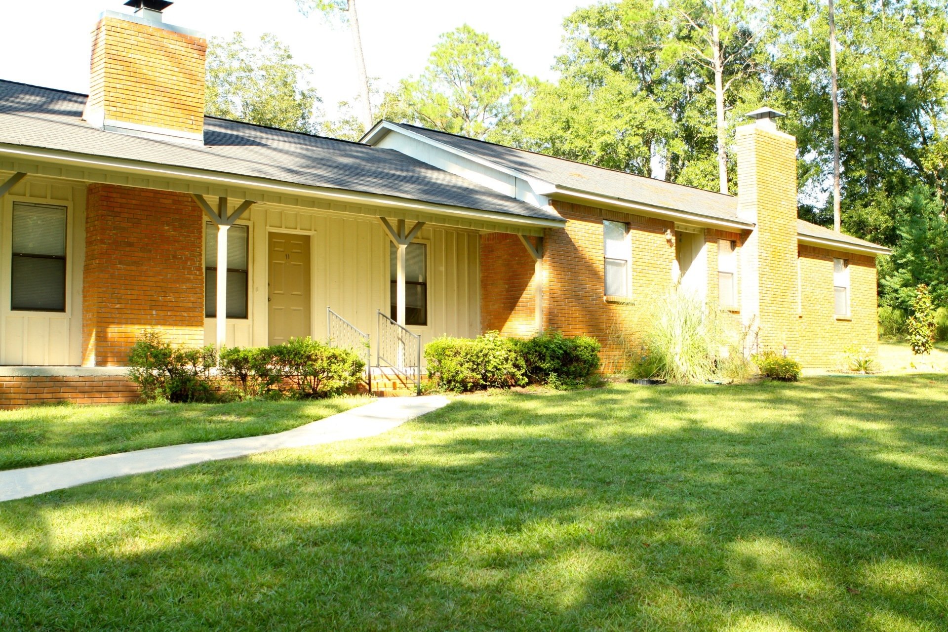 Villa des Chene Duplexes Apartments for Rent in Hattiesburg, MS
