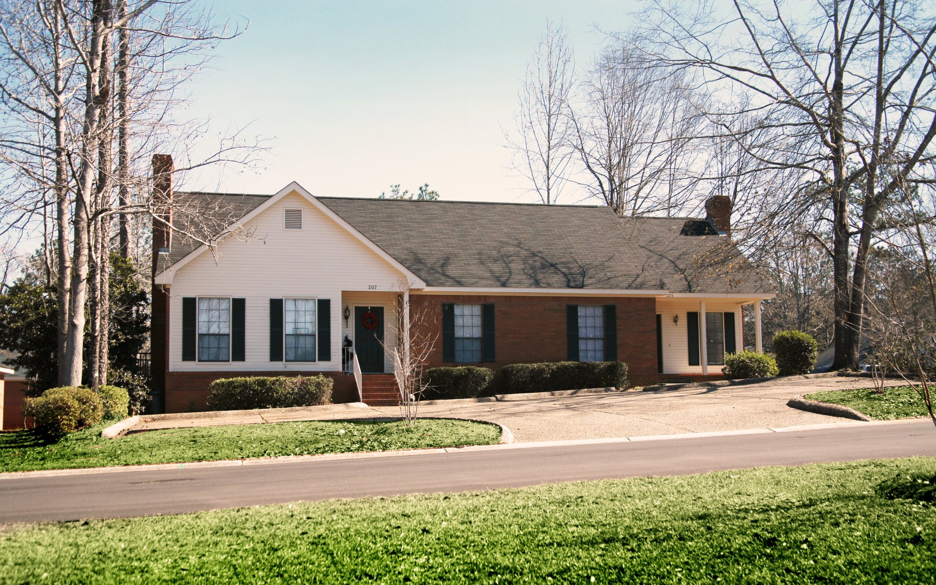 Woodshire Duplexes and Townhomes Apartments in Hattiesburg, MS