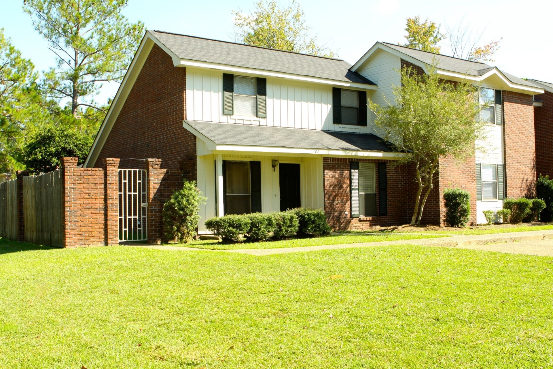 Woodshire Duplexes and Townhomes