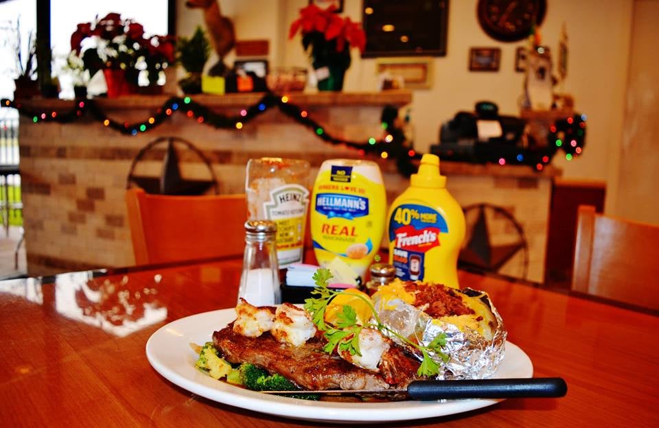 Runway Cafe SEAFOOD RESTAURANT Angleton, TX