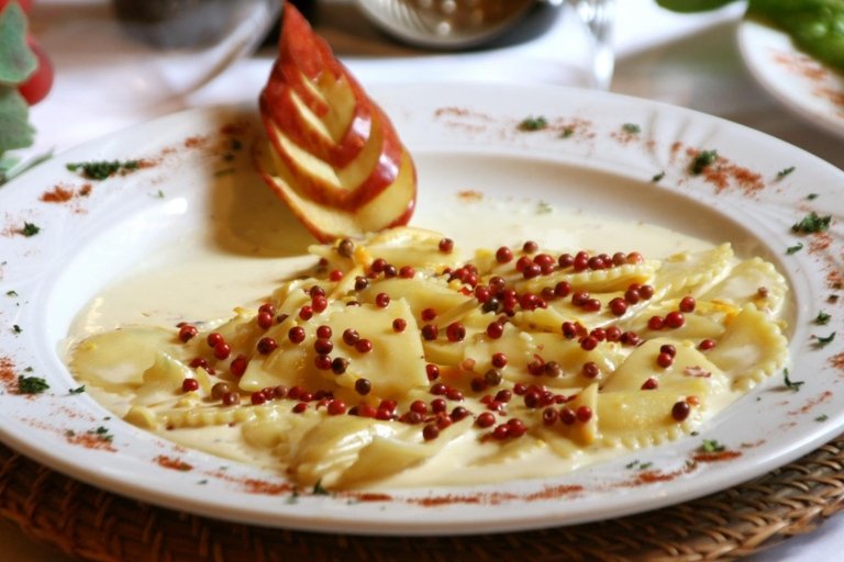 Ravioli ai porcini, pici al ragù toscano, Trippa a Cortona, Arezzo