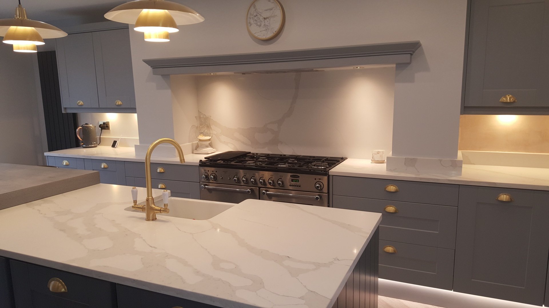 Custom quartz worktops Nostalgia