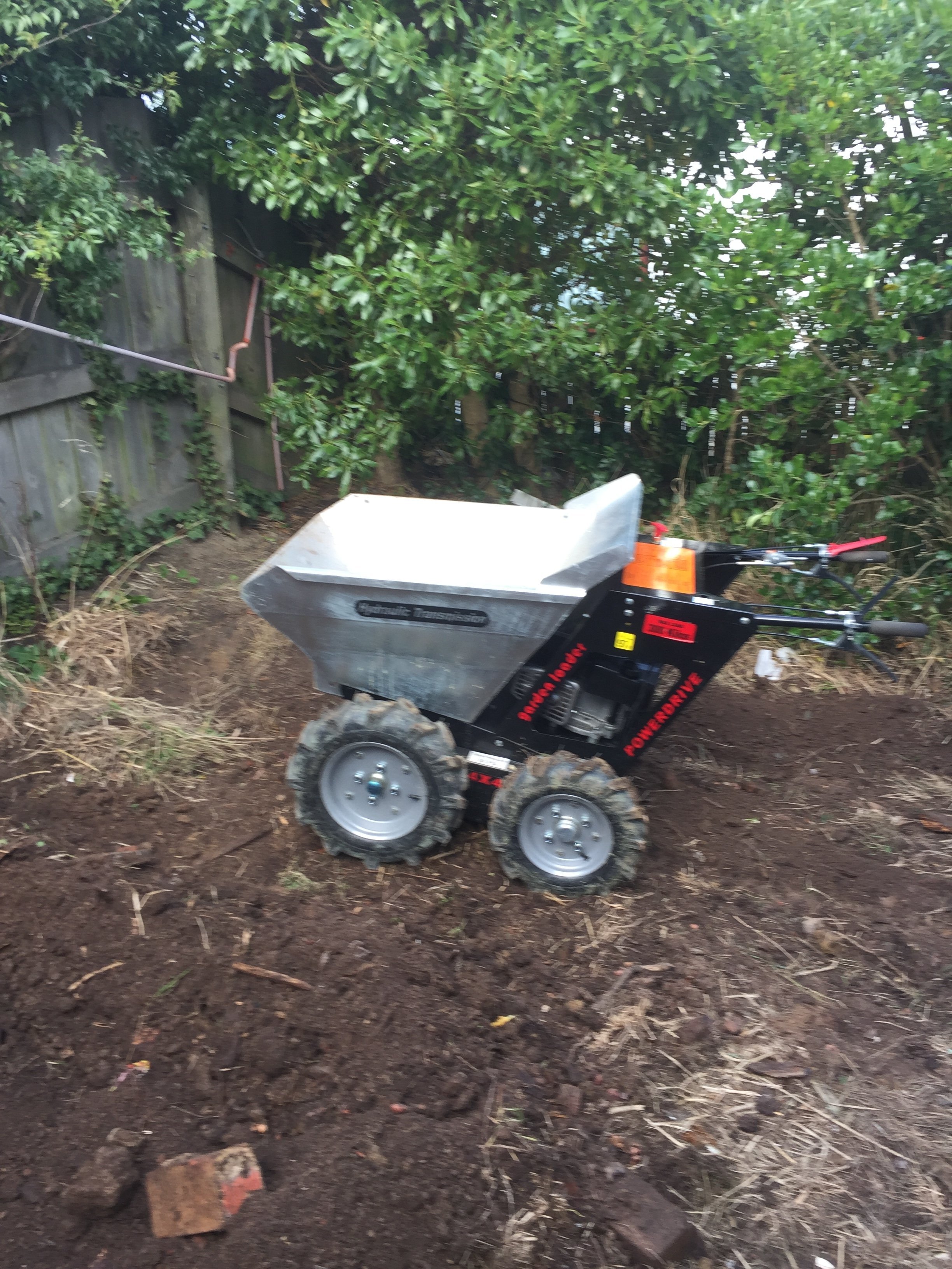 Equipment Cleaning the excavation site