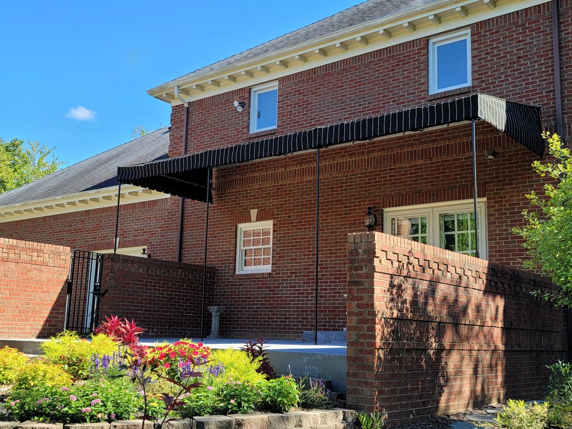 Retractable Screens in Somerset, KY Lexington Tent & Awning