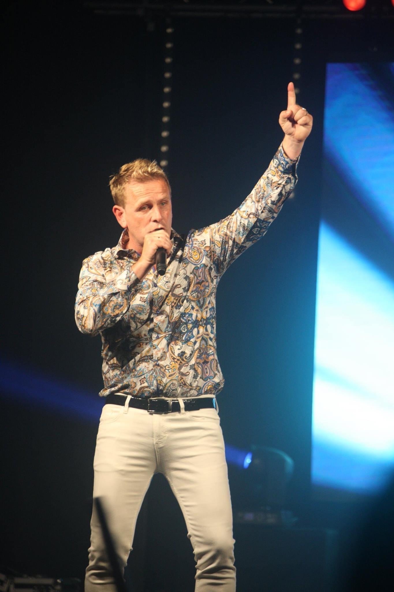 John Dennis Officieel