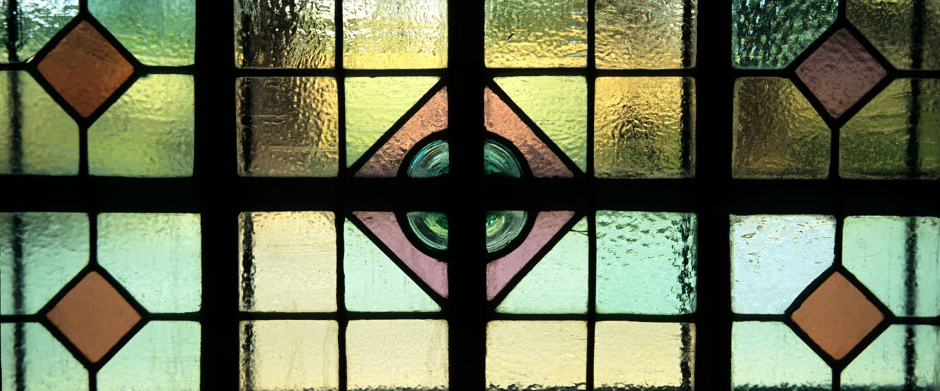 Leadcraft Stained Glass is a glass designing expert in Reading