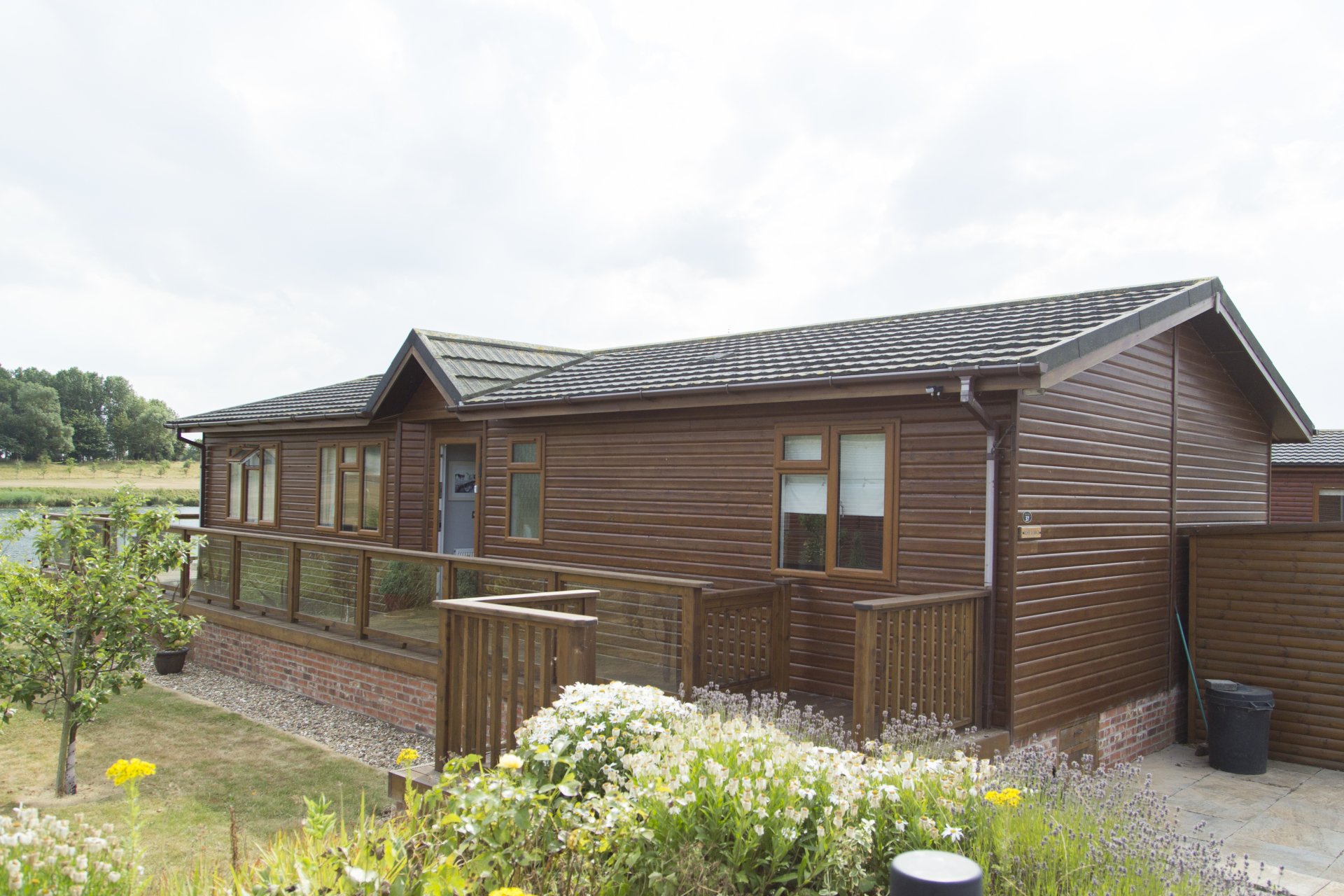 Luxury lodges to rent and for sale in Beverley Heron Lakes