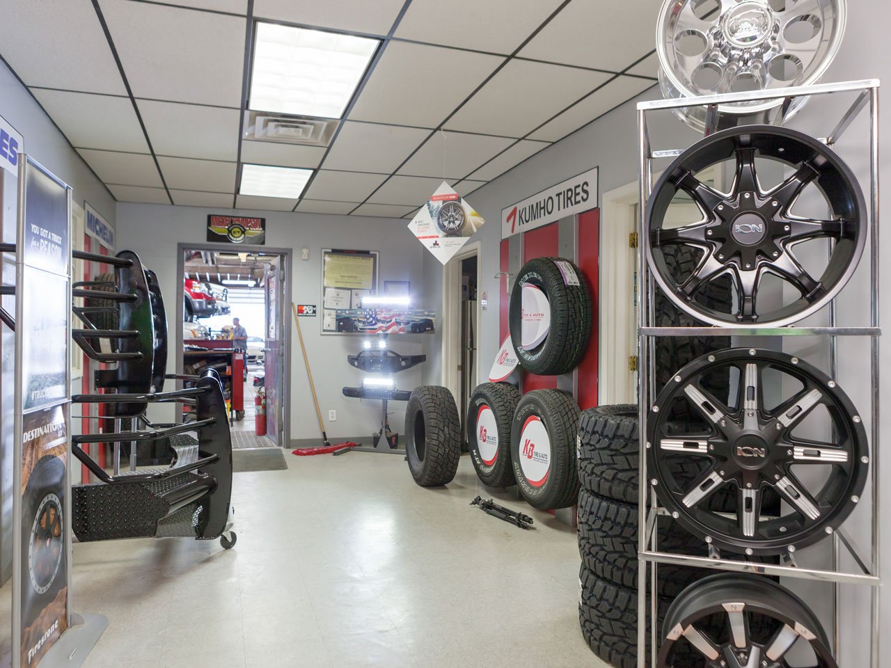 KB Tire & Auto Moberly, MO Auto Repair Exhaust Service