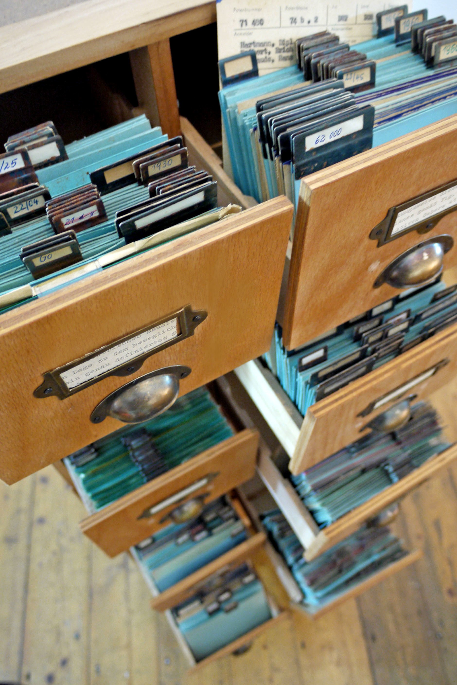 Home [www.yesterday-industries.com]