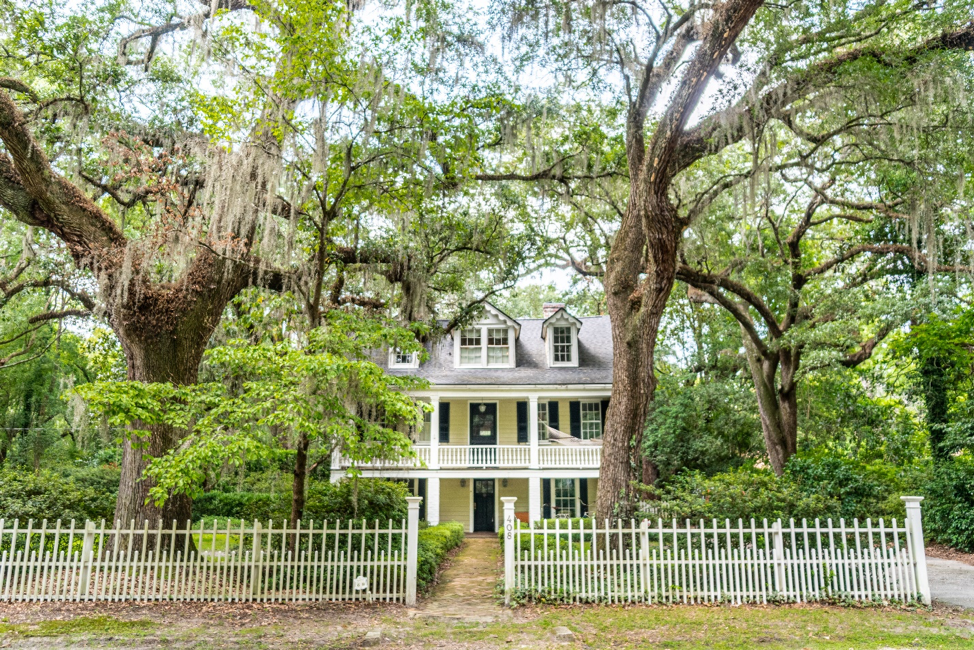 Walk Through Time by Exploring These 10 Historic Summerville Homes