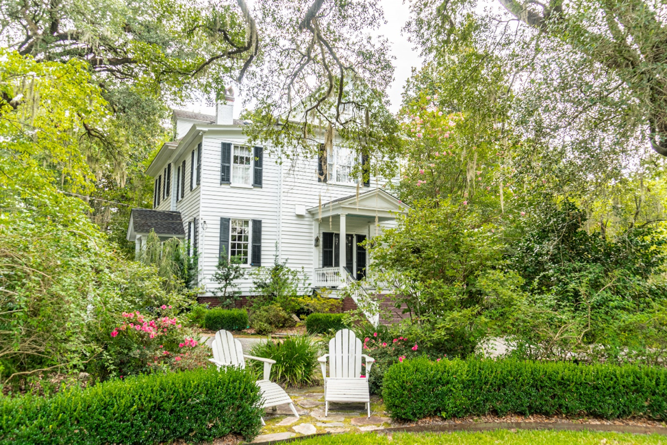 Walk Through Time by Exploring These 10 Historic Summerville Homes