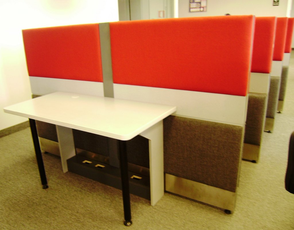 Diseint mesa y sillas