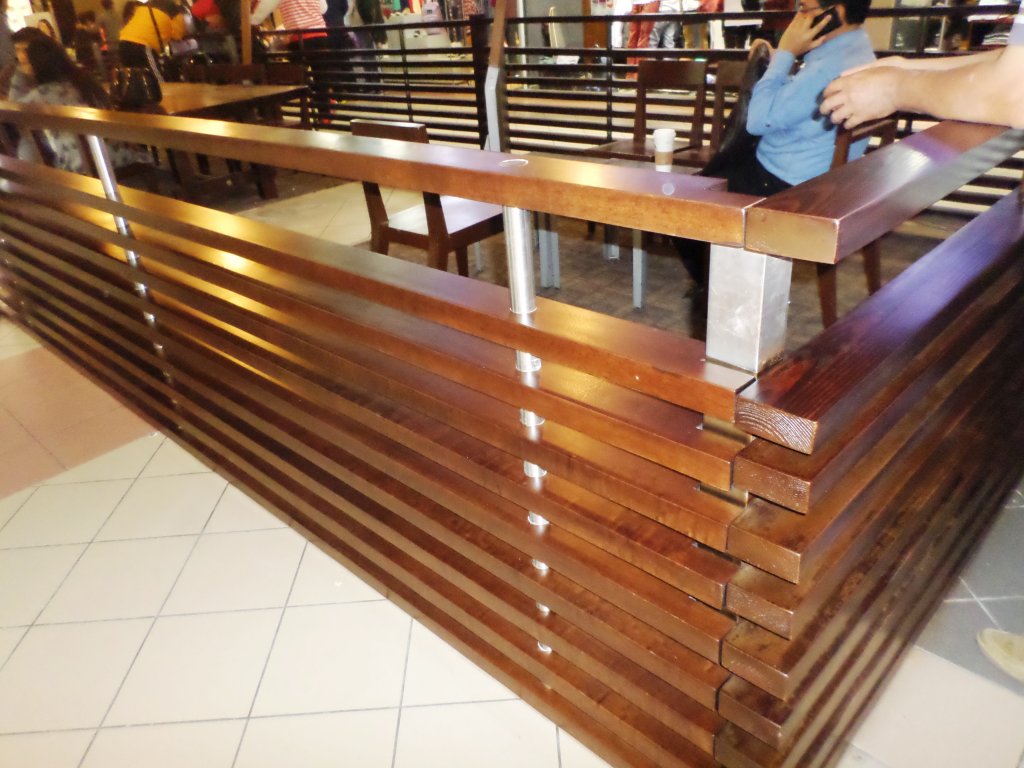 Diseint mesa y sillas