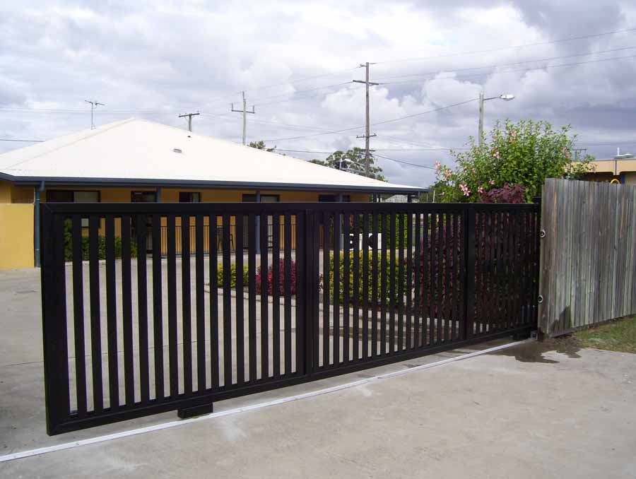 black high gates
