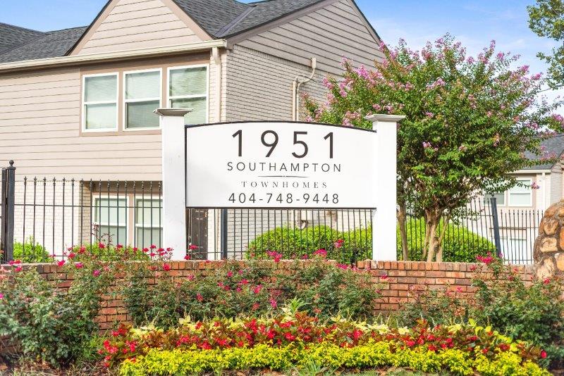 Gallery 13 Bedroom Townhomes for Rent, Broadway Townhomes