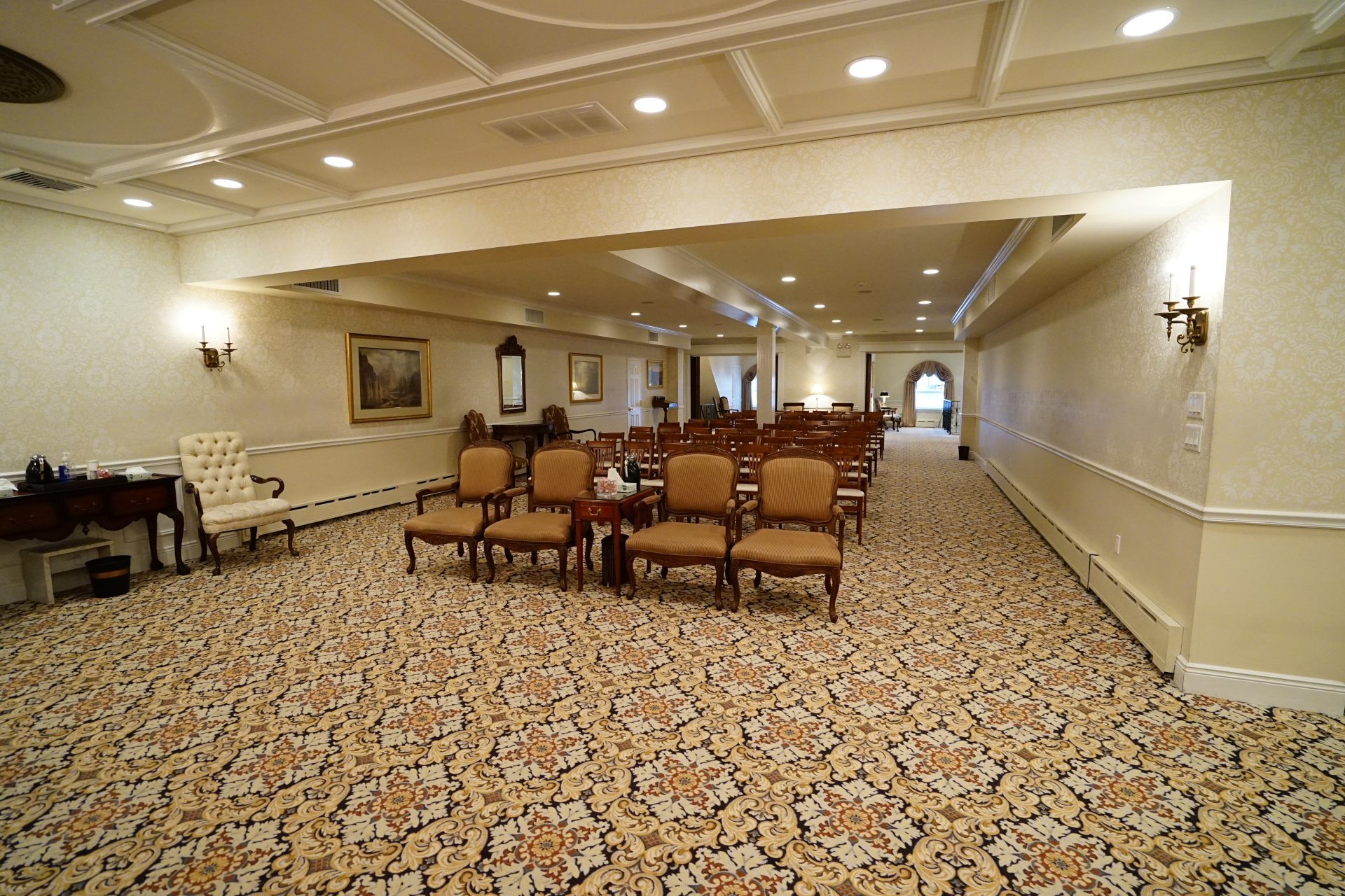Our Facility Is extremely well kept and high class.
