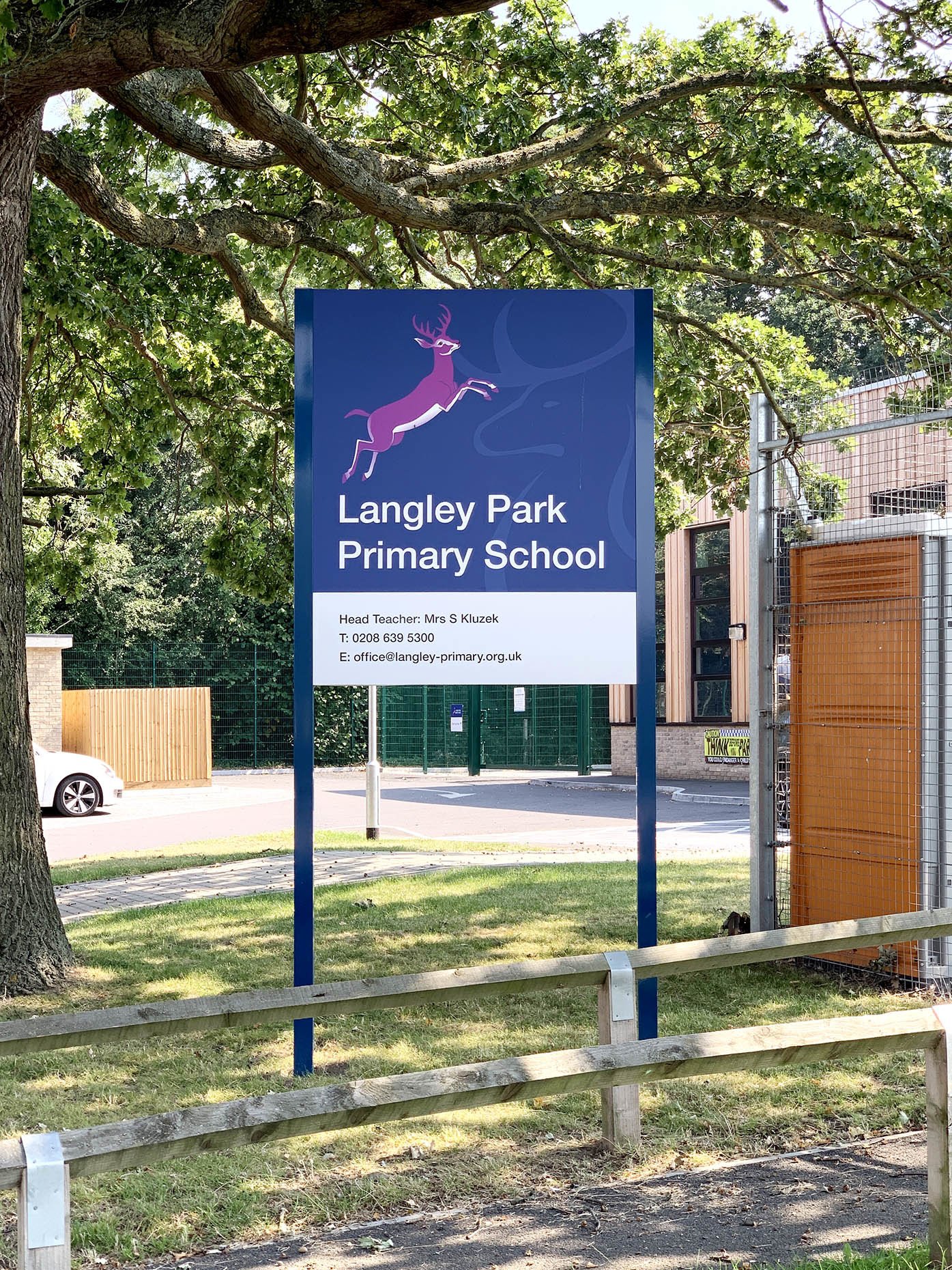 Graphic design, large format printing and feature walls UK Fusional