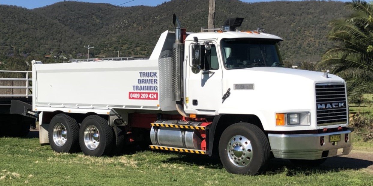Driving school Tamworth Compass / Drivetrain Learn to drive today.