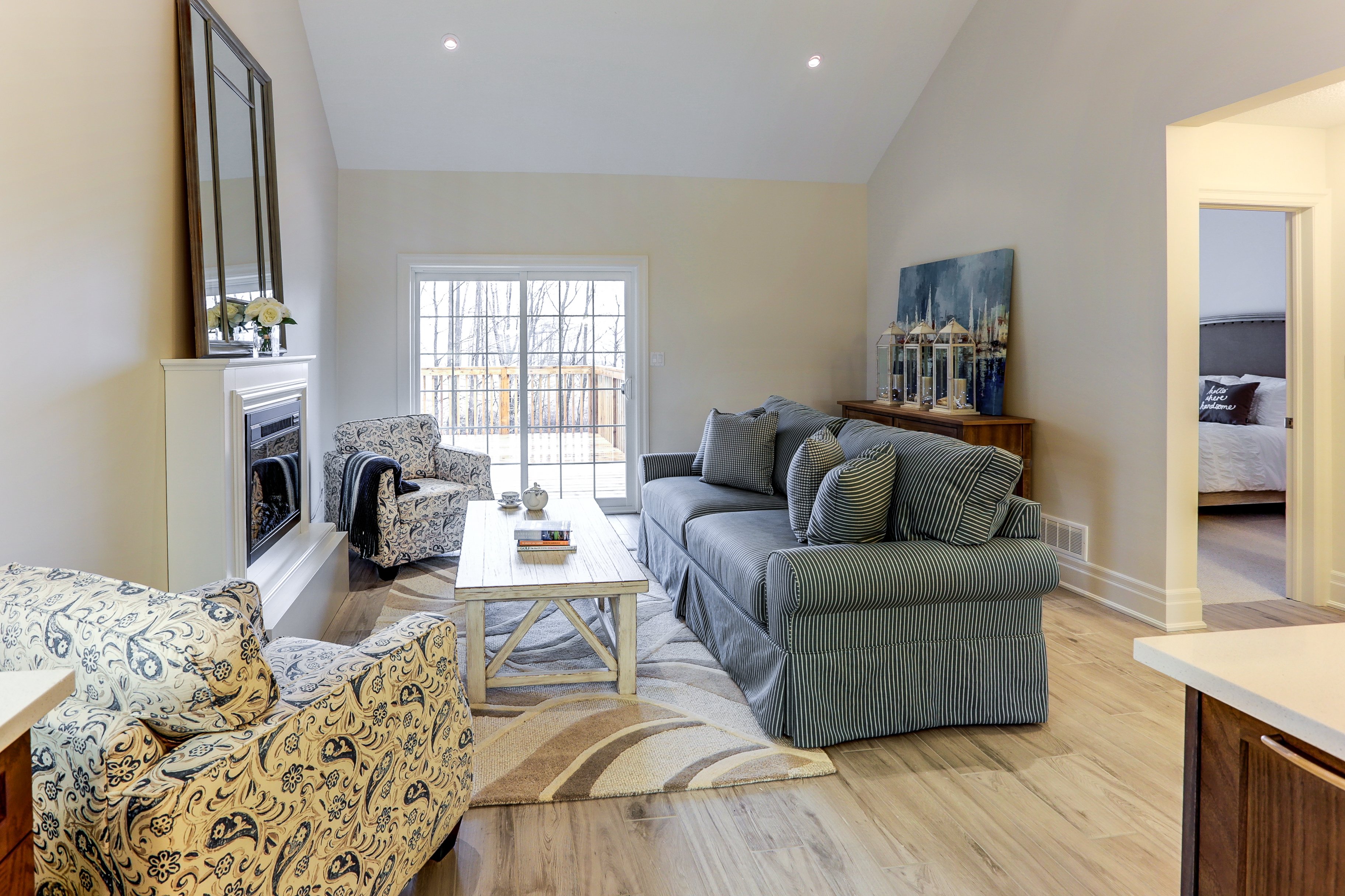 Live Cobble Beach Owen Sound, Ontario, Canada