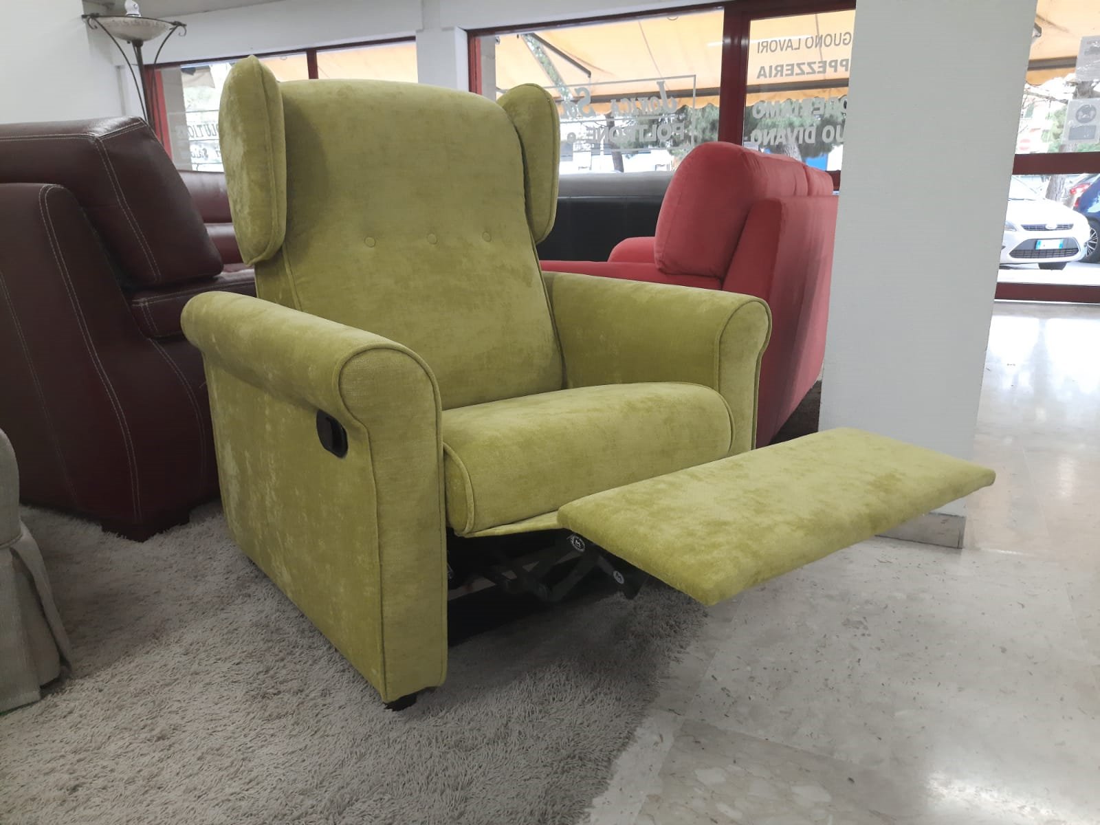 Poltrone e divani produzione ingrosso Taranto Jonica Solutions