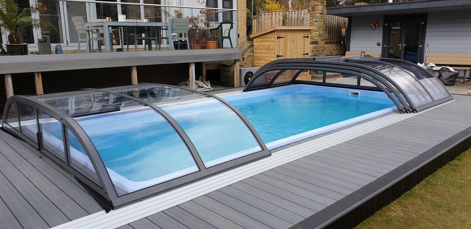 Swimming pool installer