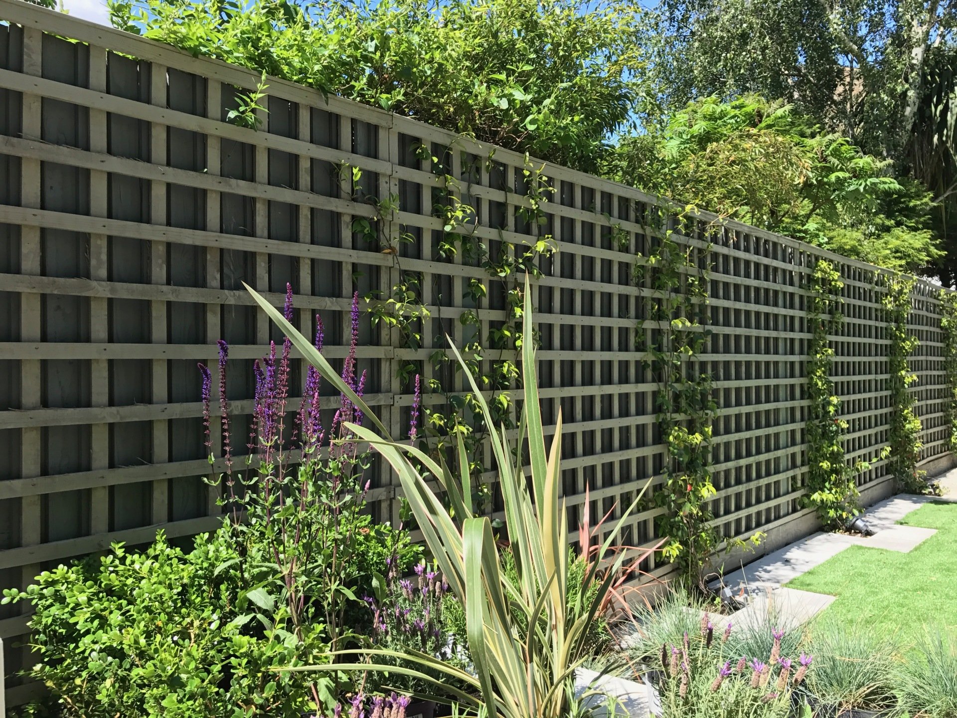 Simply Fences Fast, Expert Fencing Installation in London