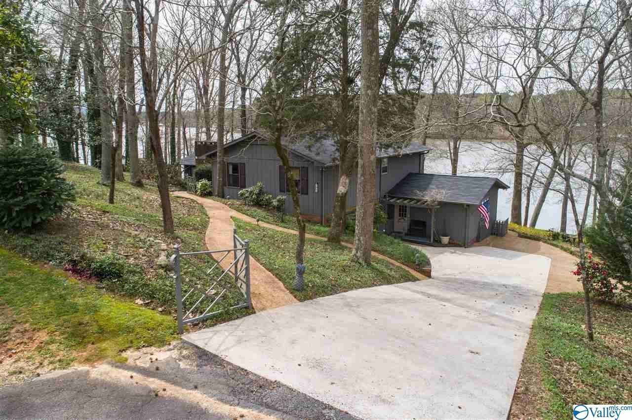 Debbie Mathis Realty & Auction Scottsboro, AL