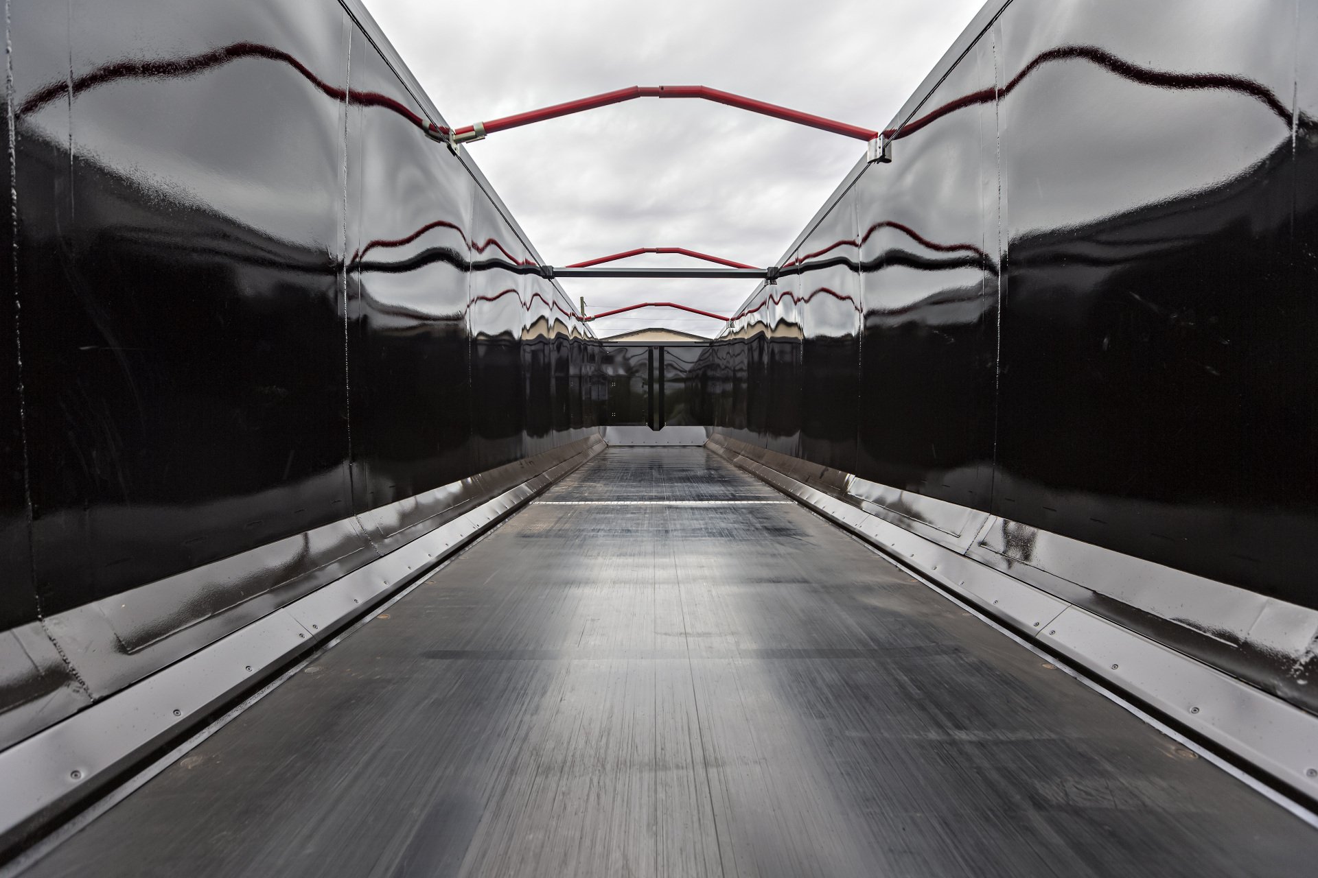 Trout River Industries Live Bottom Trailers