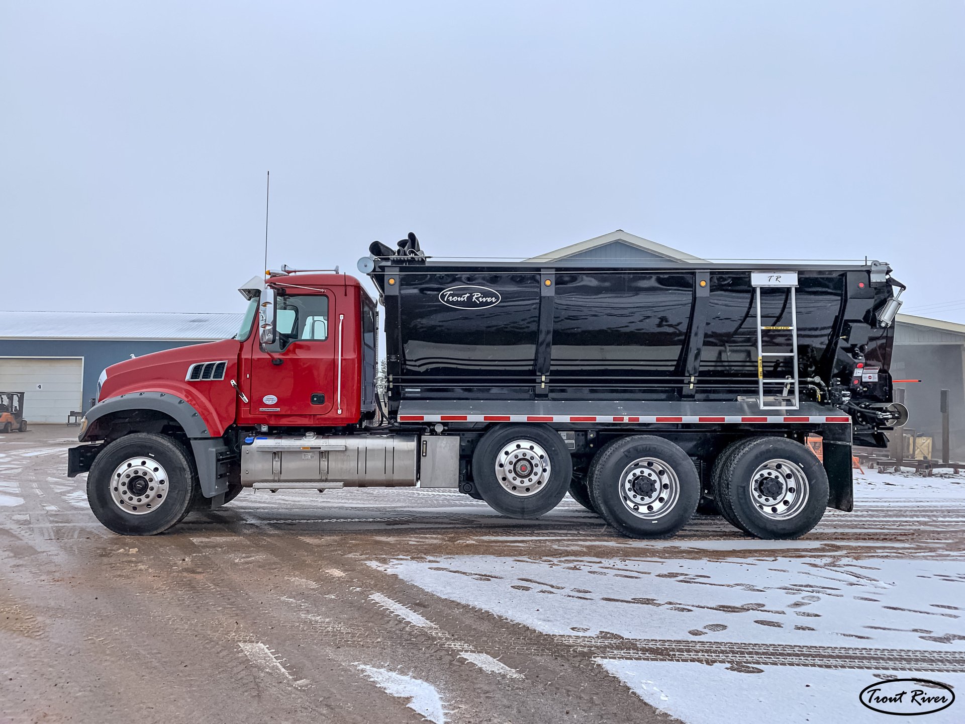 Trout River Industries Live Bottom Trailers