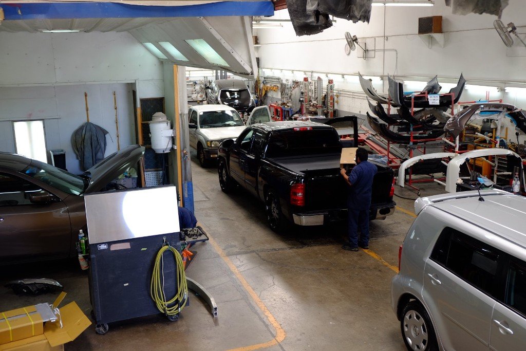 Auto Body Repair in Honolulu Westside Fender/Body & Refinishing