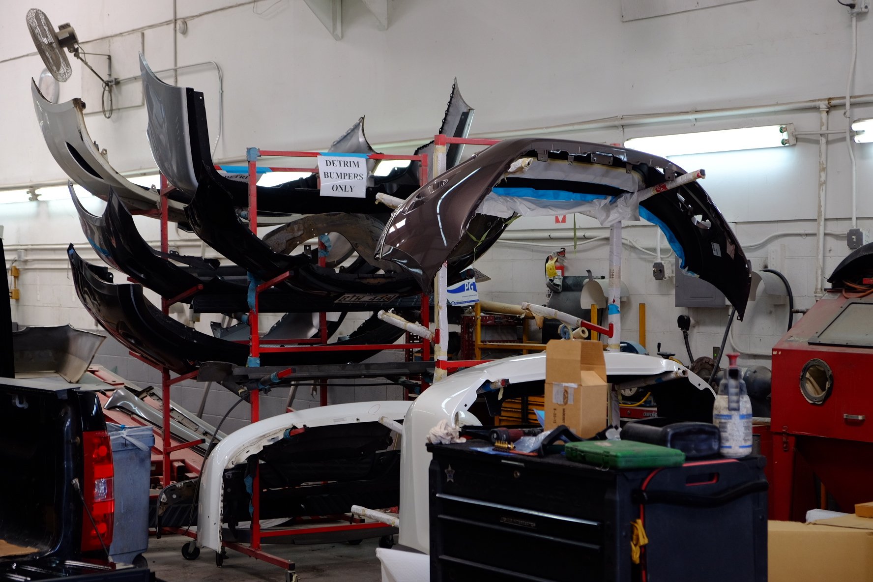 Auto Body Repair in Honolulu Westside Fender/Body & Refinishing