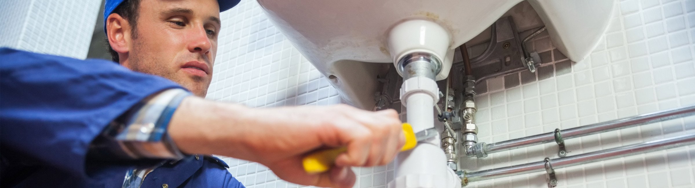 croydon plumbing and hot water plumber fixing drain of sink