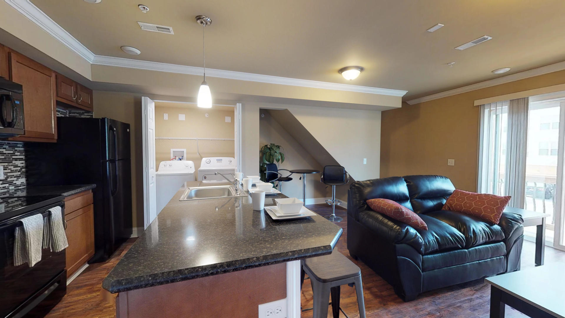 Wyse Properties Alexander Estates 1BD/1BA Apartment
