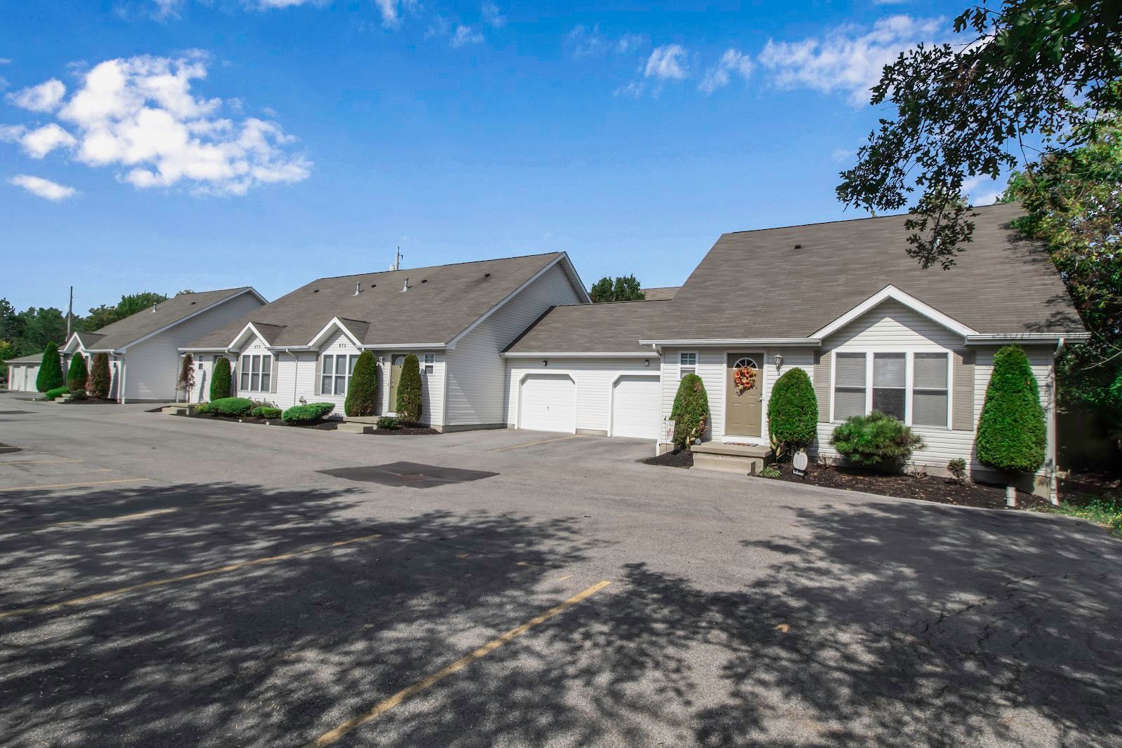 Wyse Properties Holly's Vineyard 2BD/2BA