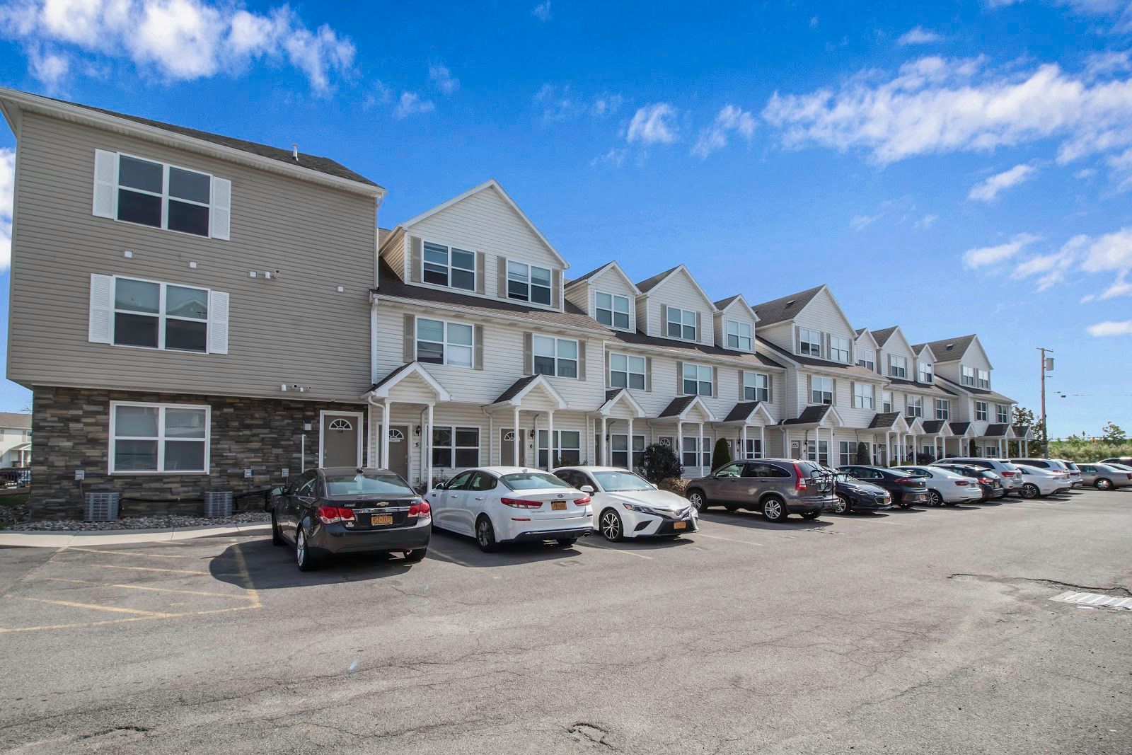 Wyse Properties Alexander Estates Open 3BD/3BA