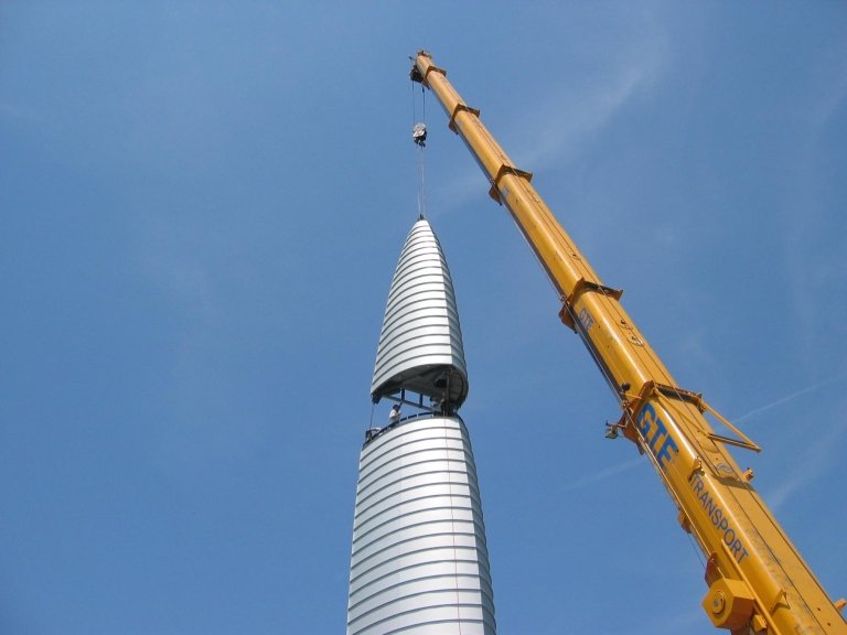 sollevamento componenti con autogrù