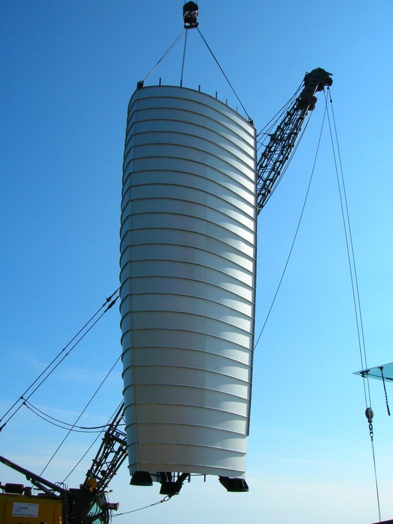 sollevamento dell'installazione con autogrù