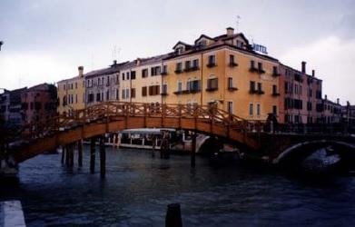vista ponte sul canale