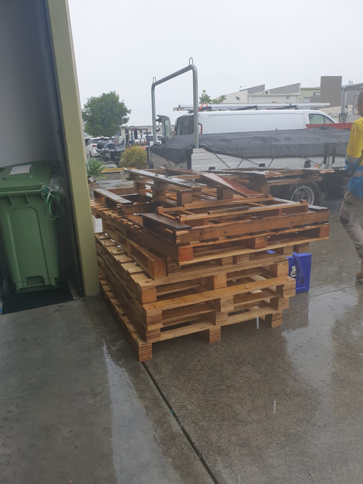 Brisbane Pallet Recyclers Buy and Sell Pallets